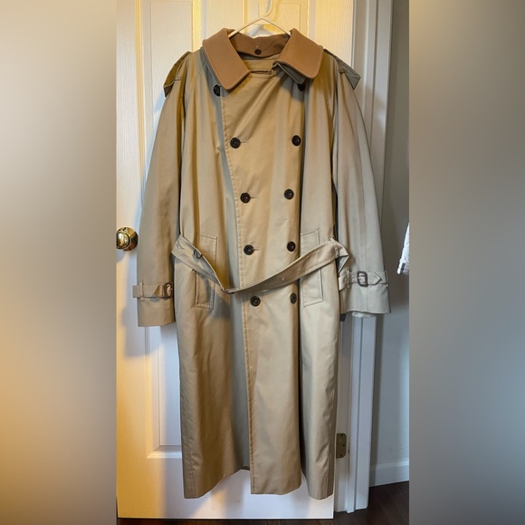 Burberry 42R Men’s trench coat